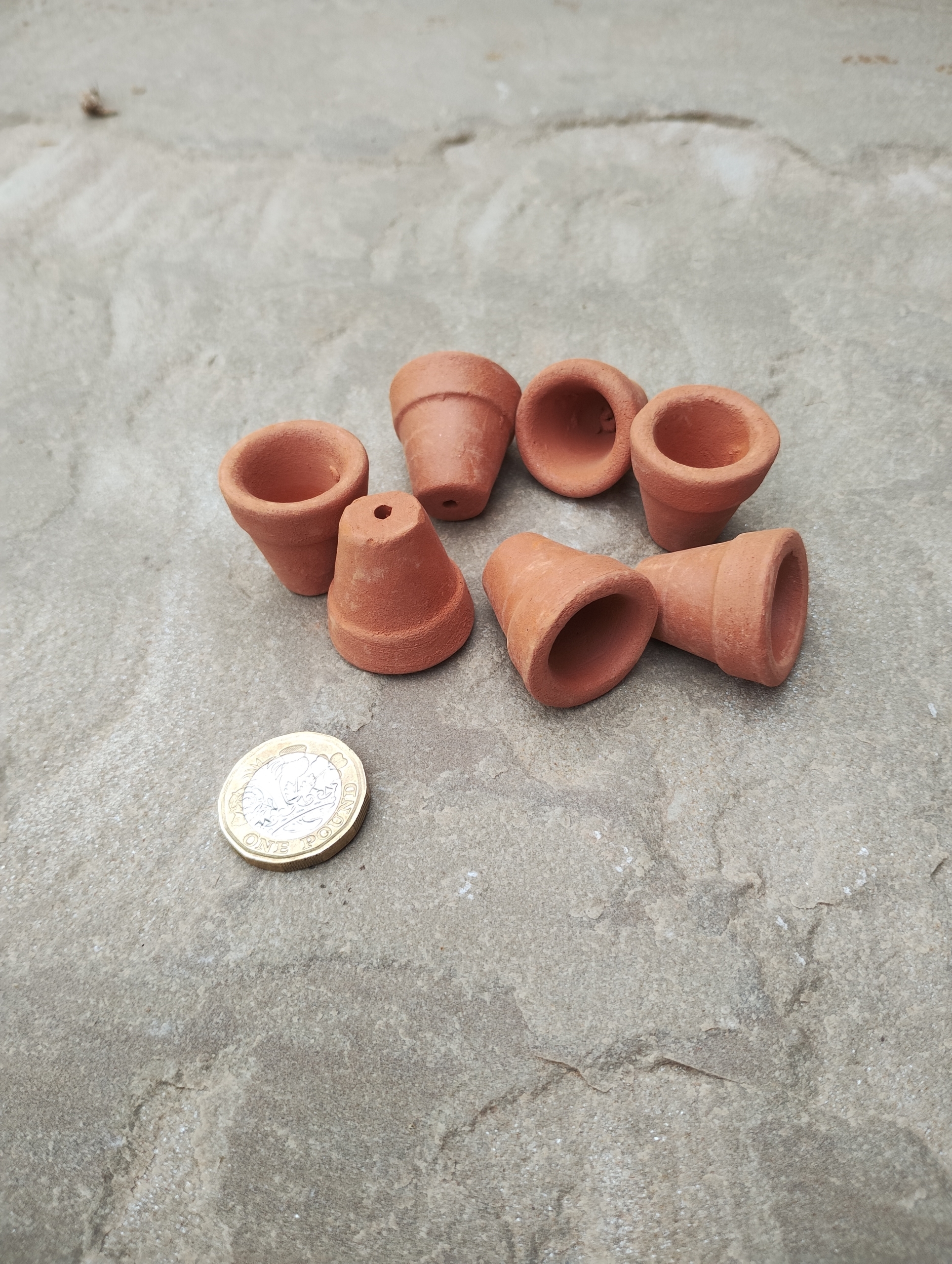 Photo of 25mm terracotta plant pots