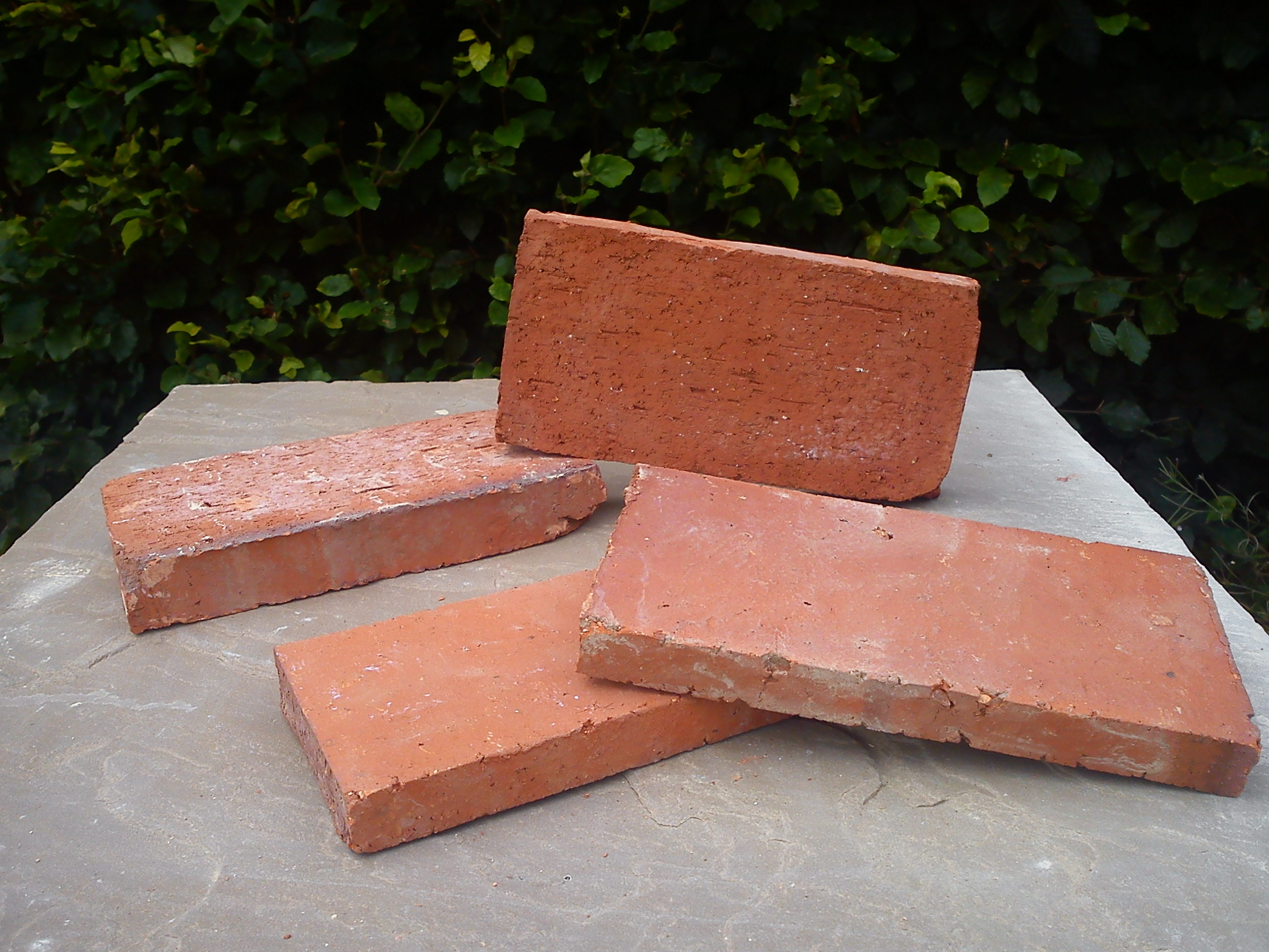 Thin Solid Distressed Bricks - Terracotta World