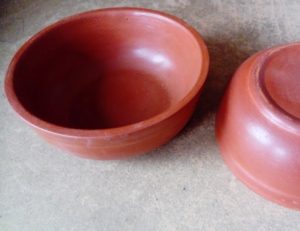 Photo of unglazed salad bowls from India