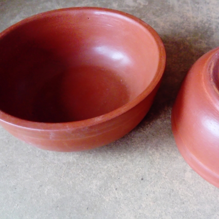 Photo of unglazed salad bowls from India