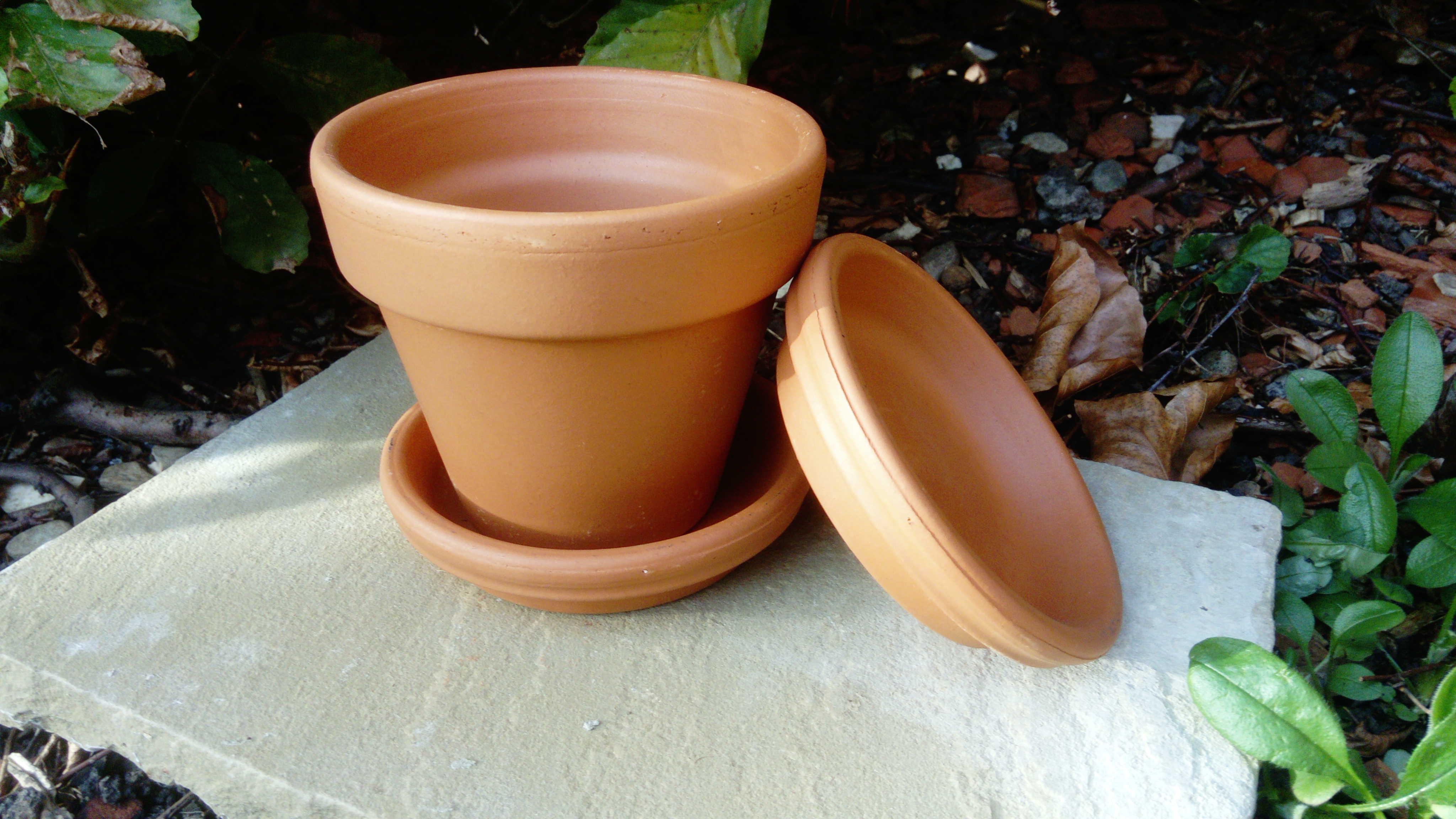 Waterproof Terracotta Plant Pot Plates 11cm Terracotta Waterproof Terracotta Plant Pot Plates 11cm Terracotta