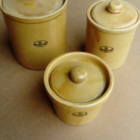 Photo of 3 sizes of glazed Indian battery pots